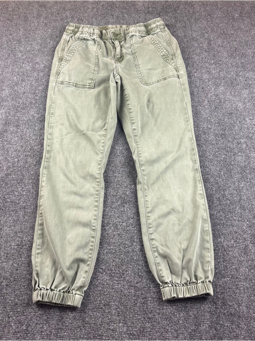American Eagle women’s Green Next Level Stretch Joggers Size: 4 Short - Picture 2 of 7